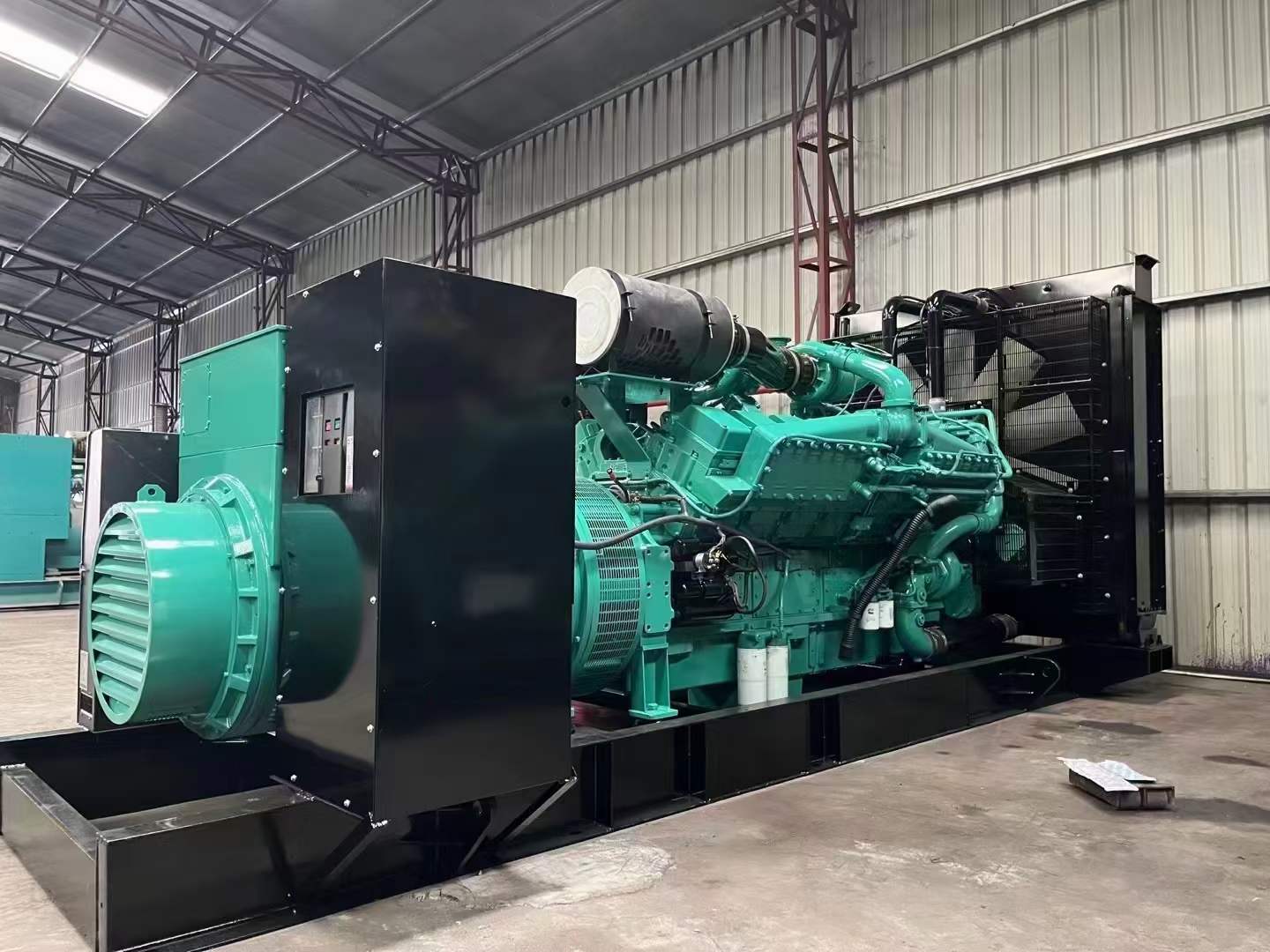 延平如何降低 800kW 柴油发电机输出电流的波动?