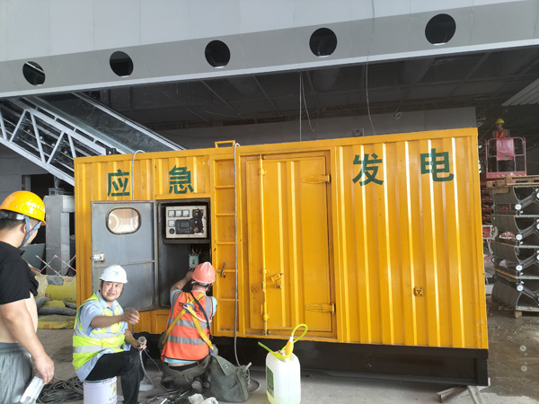 延平怎样判断空气滤清器是否需要更换？
